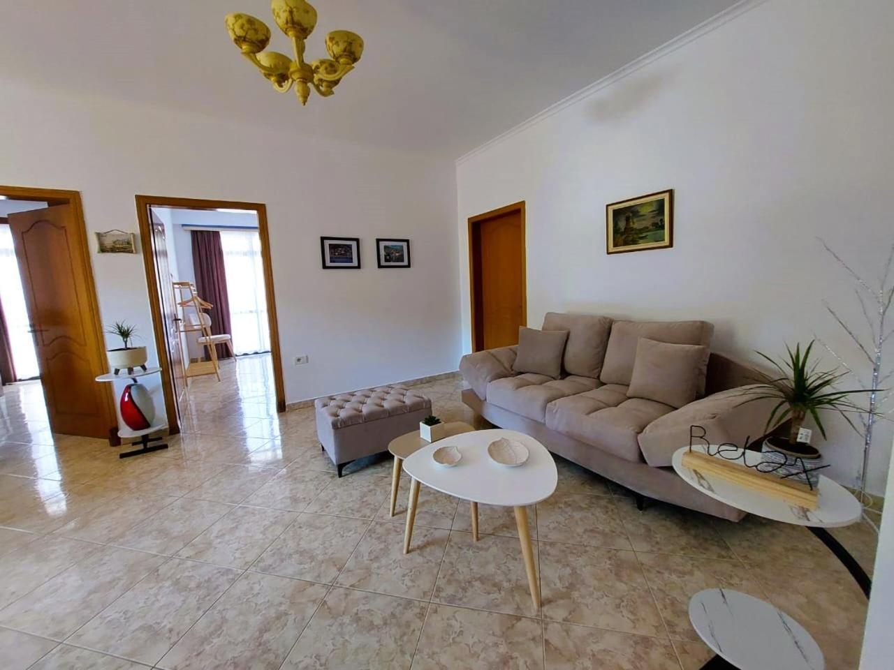 Wendy'S Apartment Берат Экстерьер фото